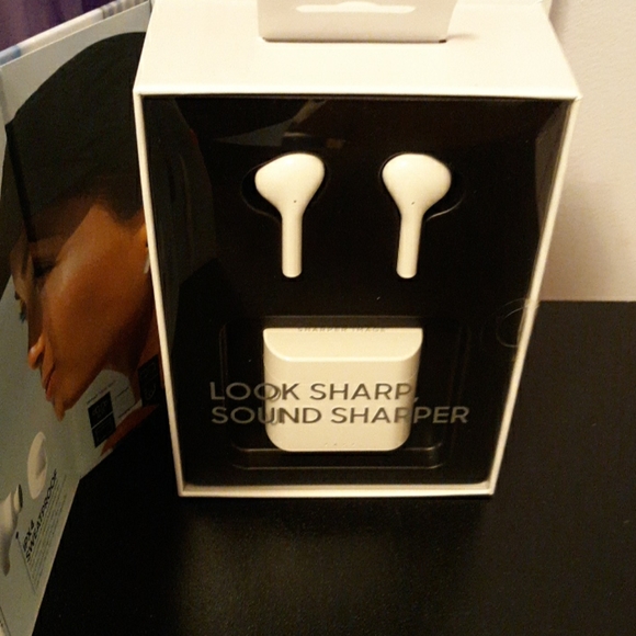 New Sharper Image True Wireless Earbuds - Picture 4 of 5